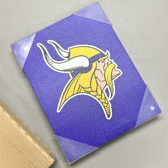 NFL MINNESOTA VIKINGS Canvas Wall Art Picture Decor Purple Gold 14 x 11 NEW - Picture 2 of 3